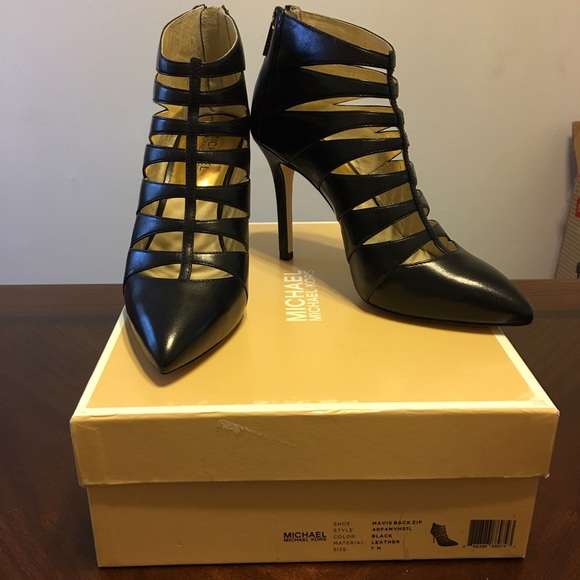 Michael Kors Mavis Pump - Picture 1 of 5