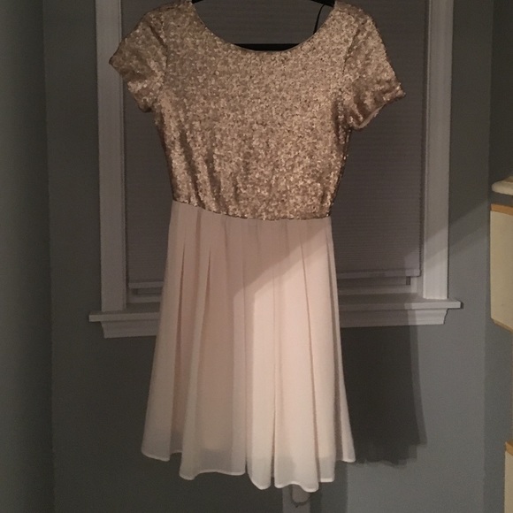 Forever 21 champagne sparkly dress size small