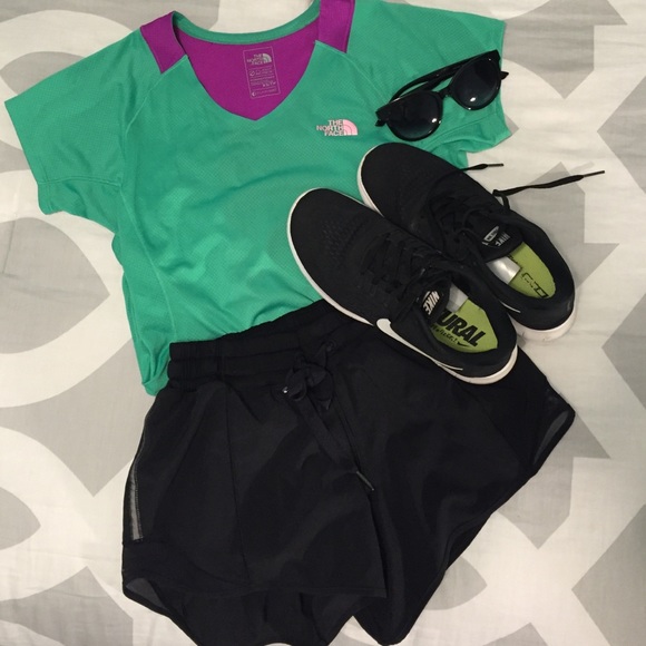 🌸 North Face: Workout tee 🌸