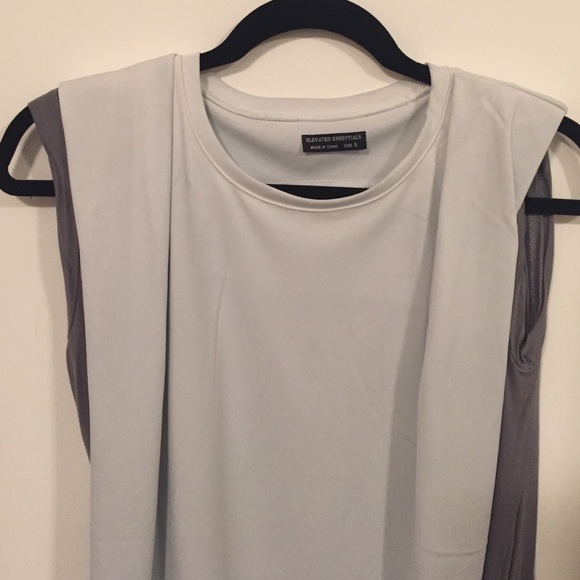 Grey and white blouse - Picture 3 of 3