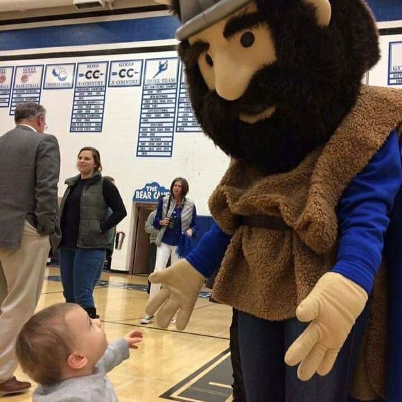 Meet your Posher, Holl