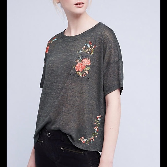 Anthropologie embroidered t- shirt, M like new.