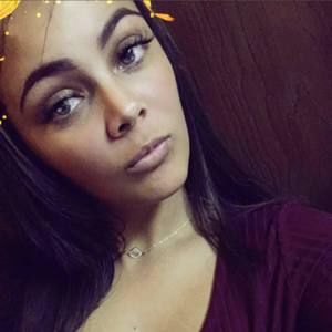 Meet your Posher, Becca