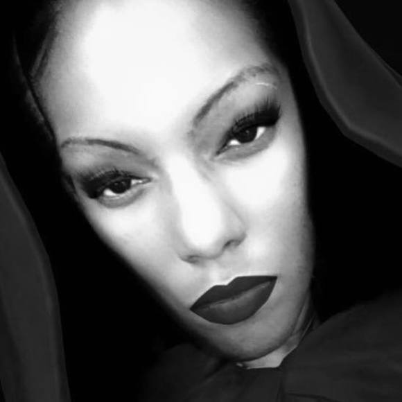 Meet your Posher, Lexi - Picture 1 of 1