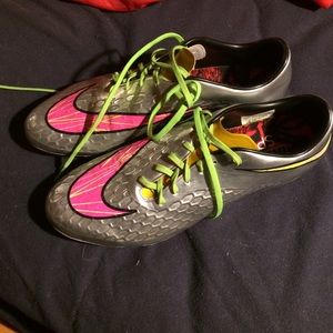 Men's soccer cleats