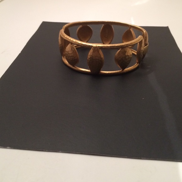Vintage Monet bracelet - Picture 1 of 3