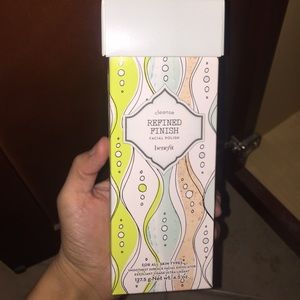 Benefit refined finish