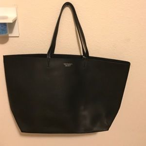 LIMITED EDITION BLACK FRIDAY VICTORIA SECRET TOTE!