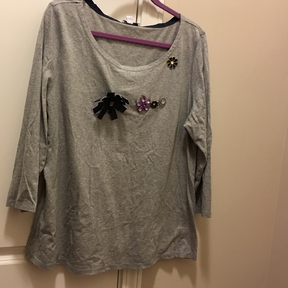 Whimsical jewel 3/4 sleeve top