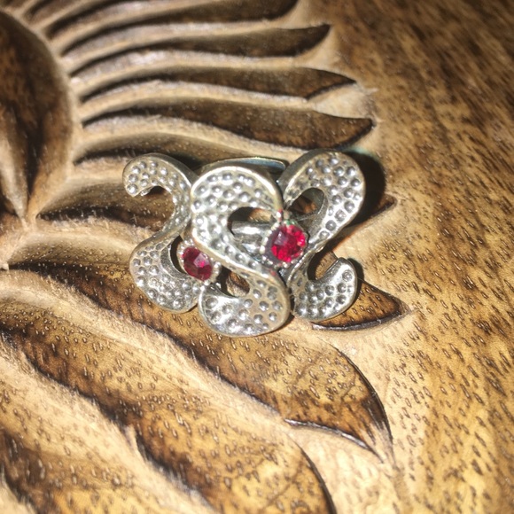 ring - Picture 1 of 4