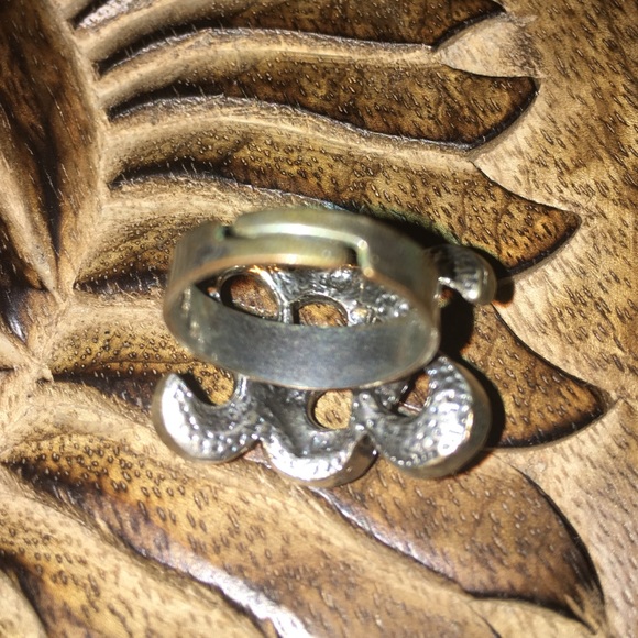 ring - Picture 3 of 4