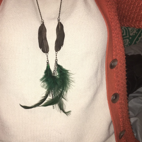 feather necklace - Picture 1 of 3