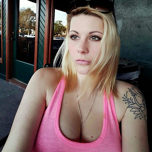 Meet your Posher, Jeanette - Picture 2 of 2