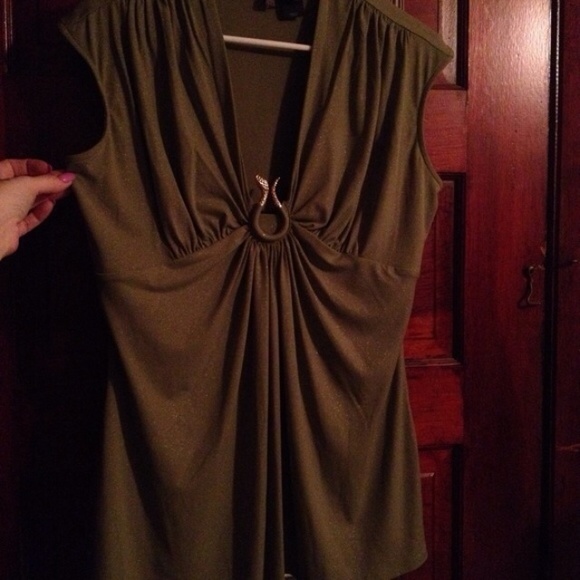 Olive bisou bisou plunge snake too NWOT never worn