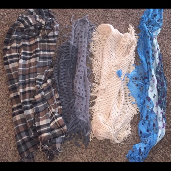 Scarfs!