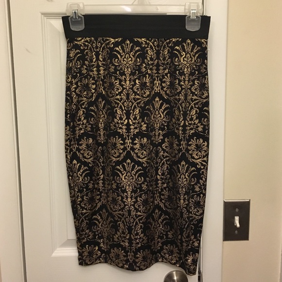 Juniors Sz M Black/Gold pencil skirt!