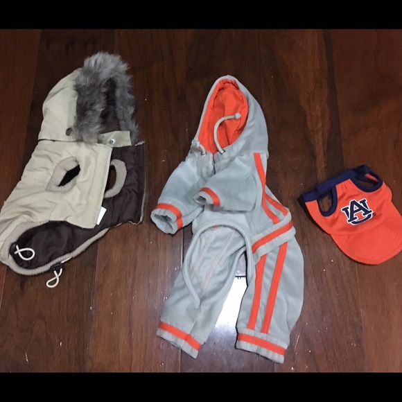 Pet clothes XXS, small fits pet 7 lbs/less or 8"