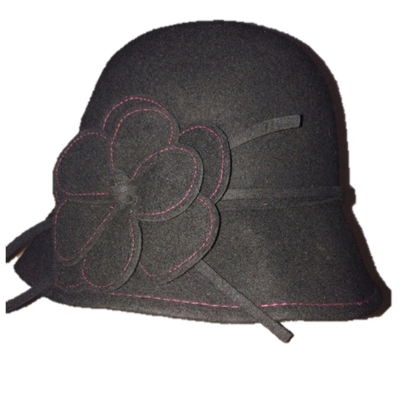 Cloche Hat - 100% wool