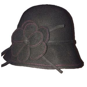 Cloche Hat - 100% wool