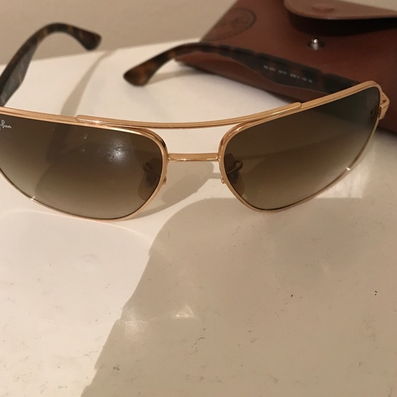 Ray ban glad and tortoise shell glasses