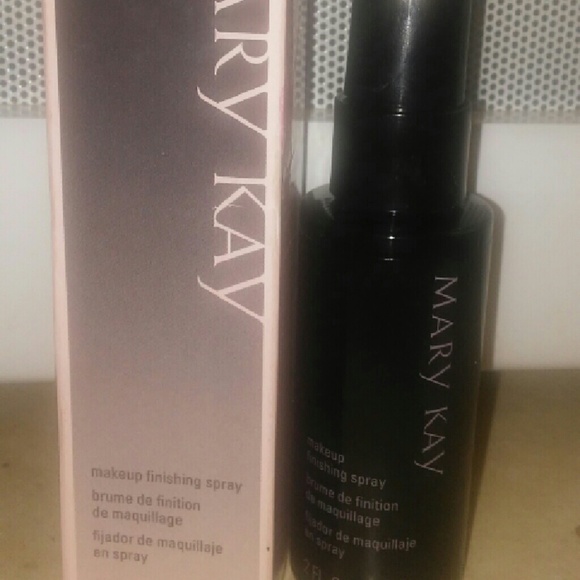 Makeup finishing spray