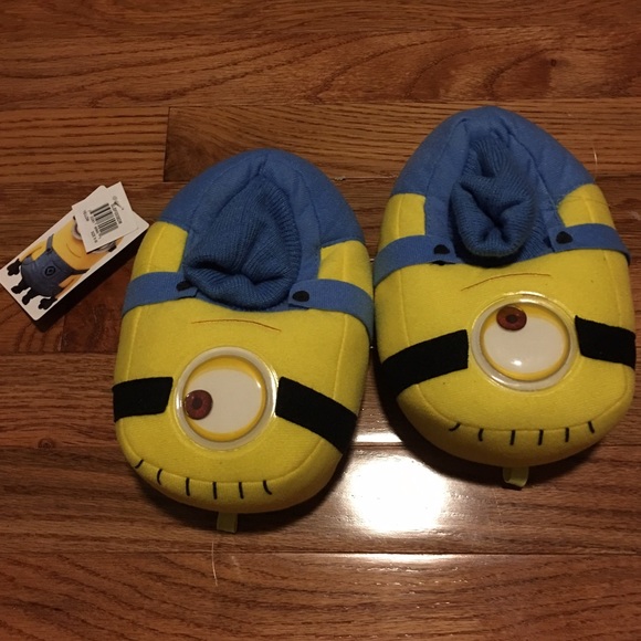 Toddlers minions sleepers (NWT)