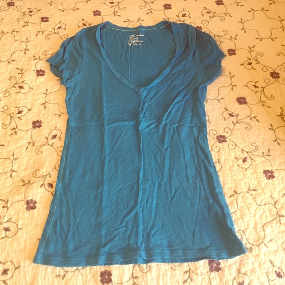 V-neck T-shirt