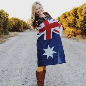 Meet your Posher, Alicia