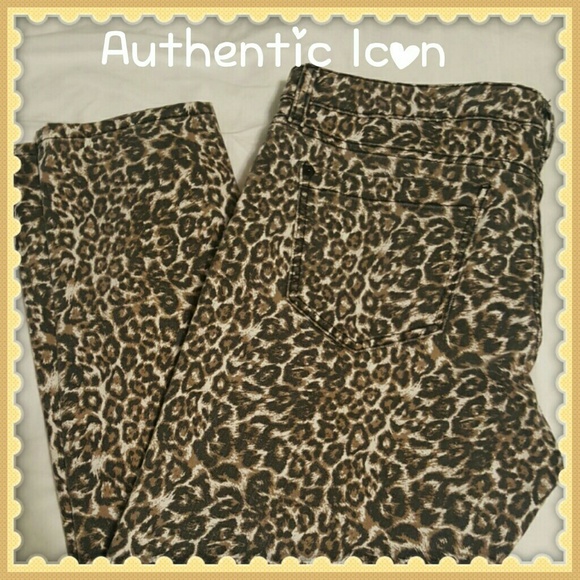 Authentic Icon leopard straight leg jeans 32