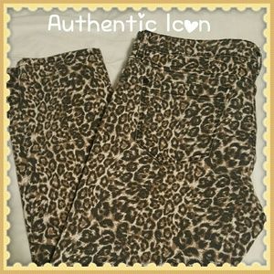 Authentic Icon leopard straight leg jeans 32
