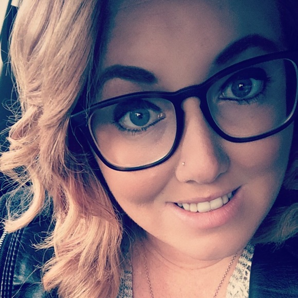 Meet your Posher, Kelly - Picture 1 of 1
