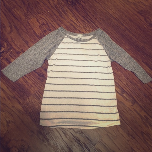 Grey and white 3/4 striped sleeved shirt🍂