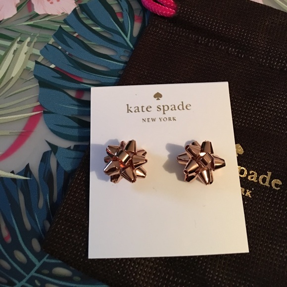 Kate Spade bourgeois bow in rose gold. - Picture 2 of 4