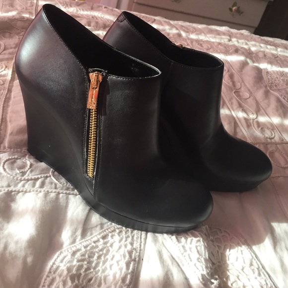Black Jessica Simpson Wedges