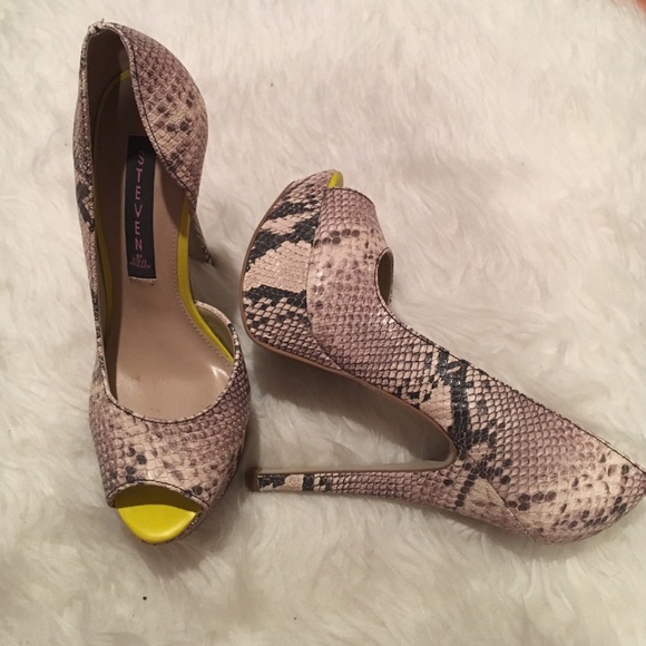 Steven by Steve Madden 'Anxiety' Pumps