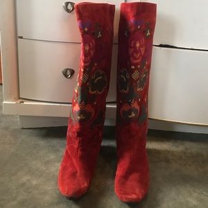 Vintage suede/embroidery boots