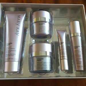 Mary kay Time Wise repair volu-firm set