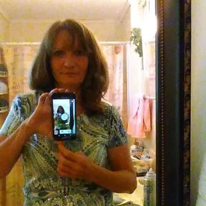 Meet your Posher, Debbie