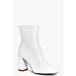 FLASH SALE Block heel sock boots 💫