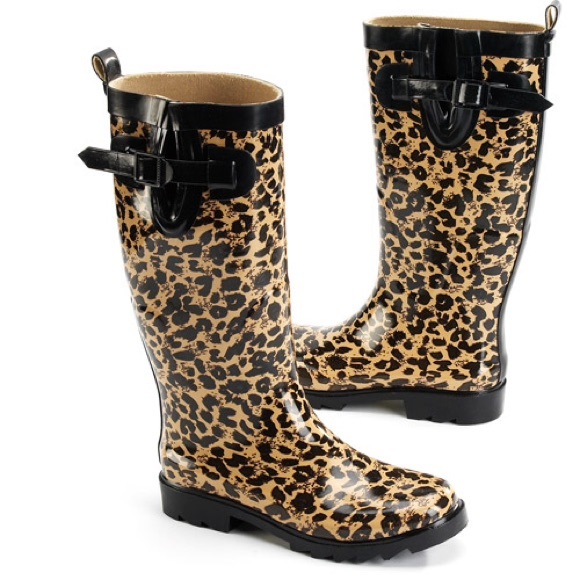 Leopard print rain boot || 6 || great condition