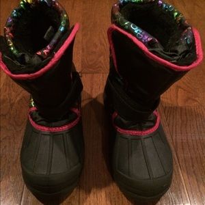 Snow boots girls size 3