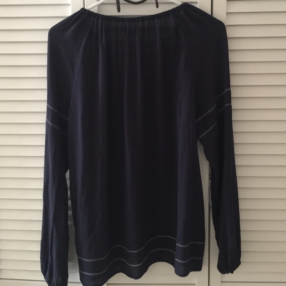 Gap Top Size S, NWT - Picture 3 of 4