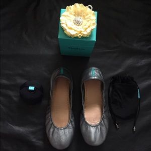 Tieks Ballet Flats, Metallic Pewter Grey, Size 7