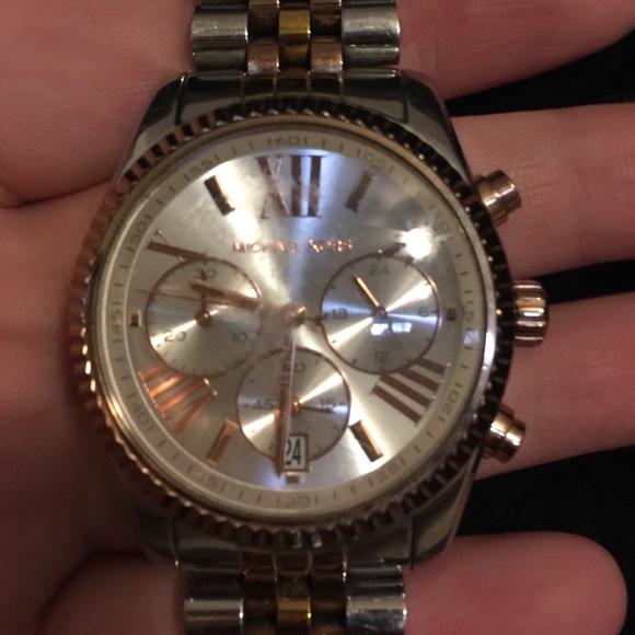 Michael Kors Watch - Picture 2 of 4