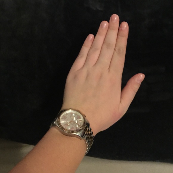 Michael Kors Watch - Picture 4 of 4