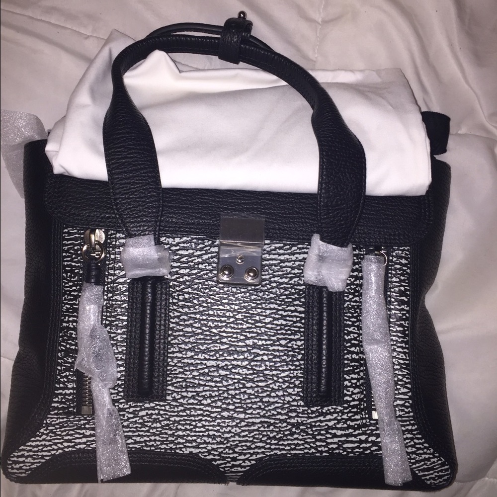 3.1 PHILLIP LIM CALFSKIN MEDIUM PASHLI BLK/WHT