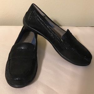 New Naturalizer Snakeskin Style Loafers