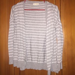 Button-Up Grey/White Cardigan