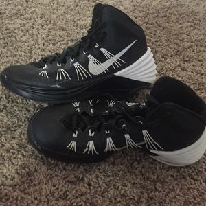 Women's Nike basketball shoes