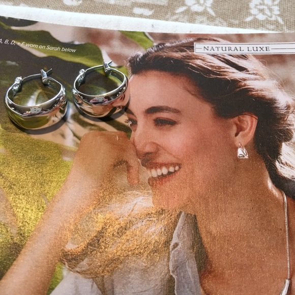 Chloe + Isabel Jewelry - Chloe+Isabel LaLune Sculpted Hoop Earrings